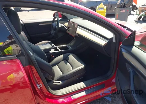 2021 Tesla Model 3 Long Range Dual Motor All-Wheel Drive z USA, uszkodzony, nr VIN 5YJ3E1EB8MF074403